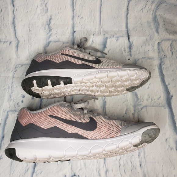 Nike Sneakers size 6.5 - Picture 4 of 9